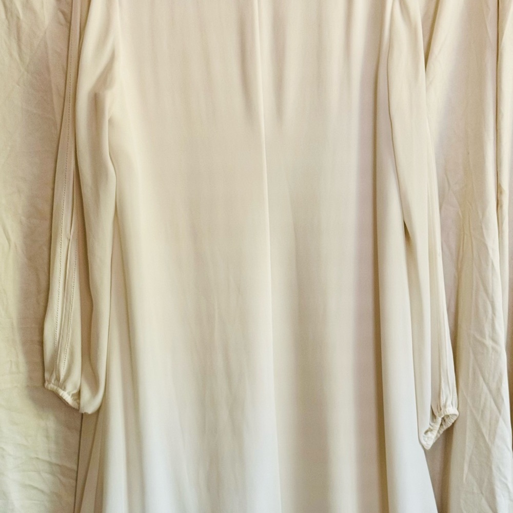 White House Black Market Size 10 Creamy White Cold Shoulder Flowy Soft Dress - Picture 2 of 6